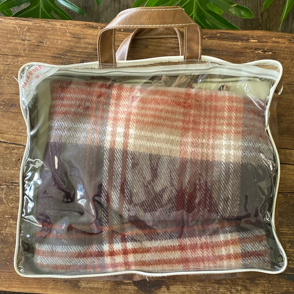 Vintage Faribo Pak-A-Robe Plaid Stadium Blanket w/ Fringe. Faribault, Minnesota - Picture 2 of 13